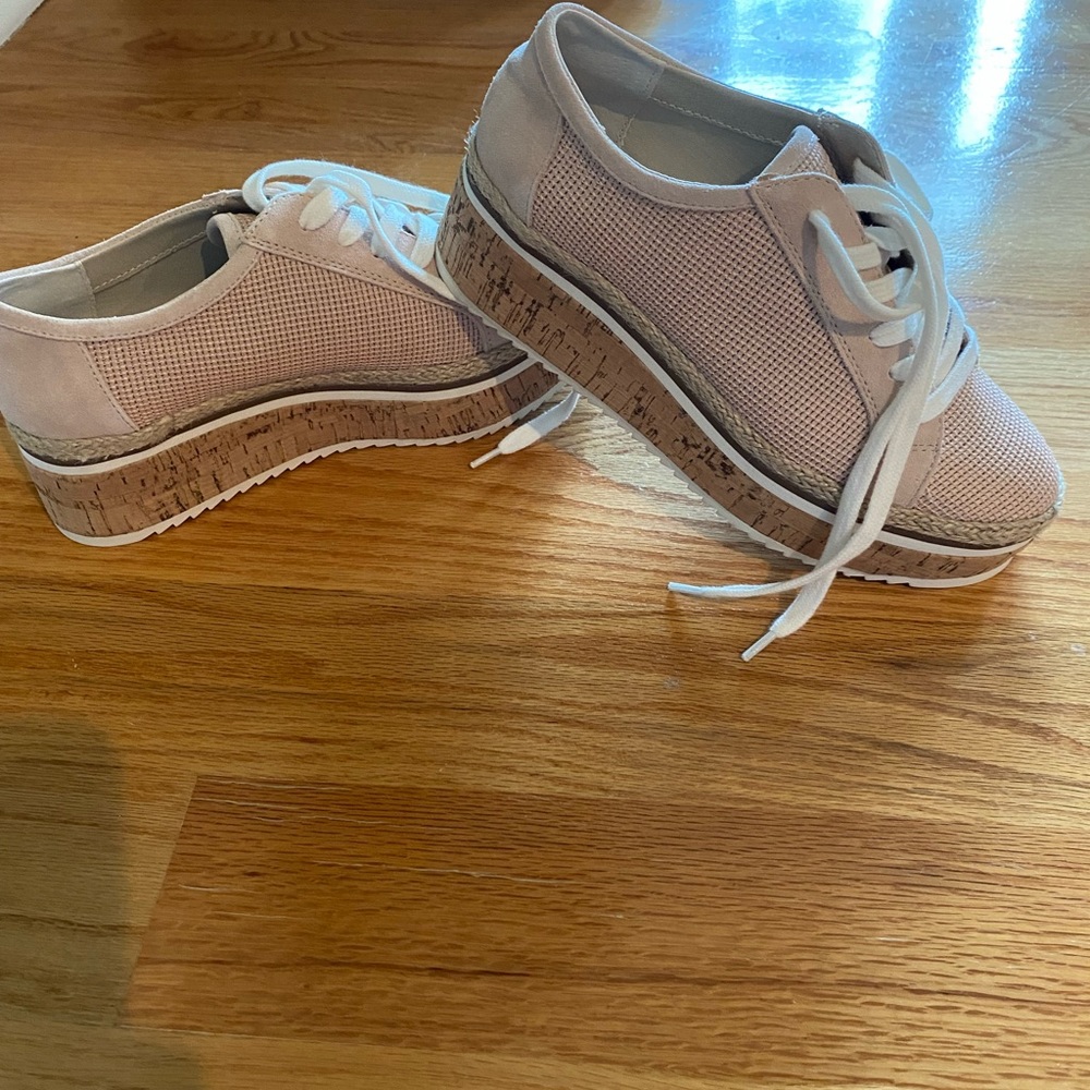 Dolce Vita Women's Telah Platform